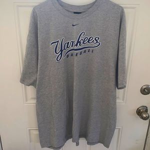 Mens New York Yankees Tshirt